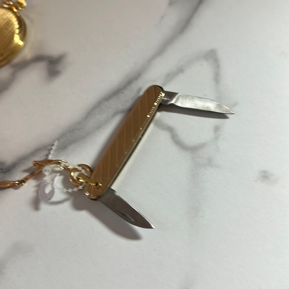 2- Goldtone Pocket watches- colibri and no brand - Picture 9 of 17